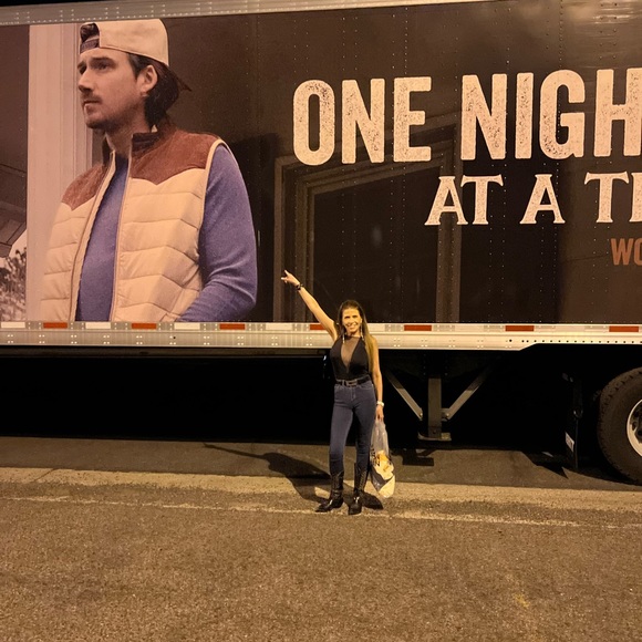 Meet your Posher, Barbara - Picture 1 of 1